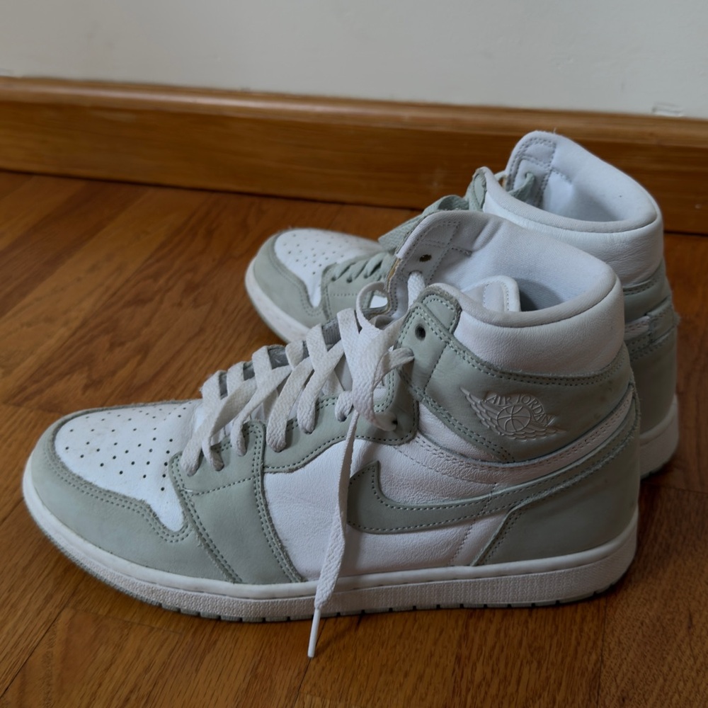 Nike Jordan 1 Seafoam (Women’s Sz. 10.5) GREAT condition!
